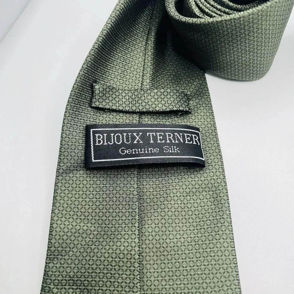 Bijoux Terner  Men’s Genuine 100% Silk Tie Rich Green Geometric Necktie Handmade - Picture 3 of 7